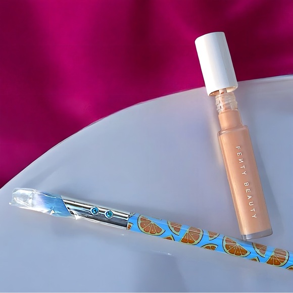 Fenty Pro Filt’r Instant Retouch Concealer (Shade #170) + Concealer Brush - Picture 5 of 12